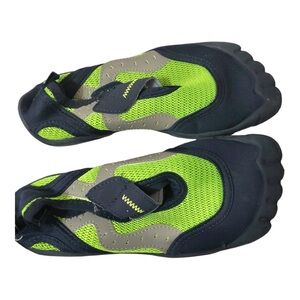NEWTZ little boys navy blue &‎ green UPF 50+ sun protected water shoes size 13-1